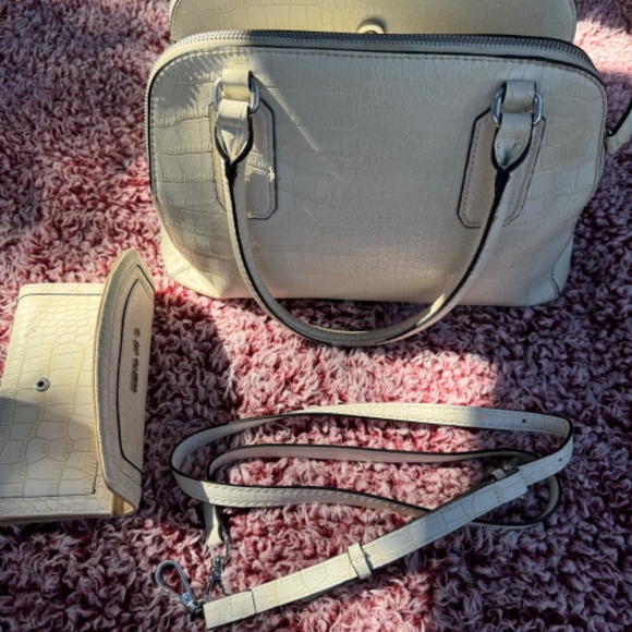 Guess set - Picture 4 of 4